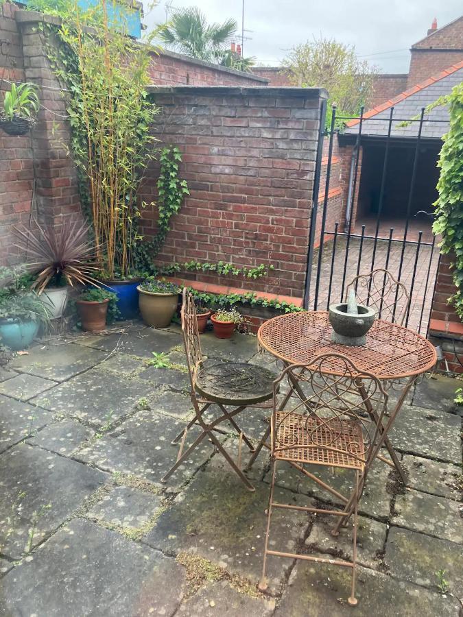 Central Chester Bedrooms Eksteriør billede