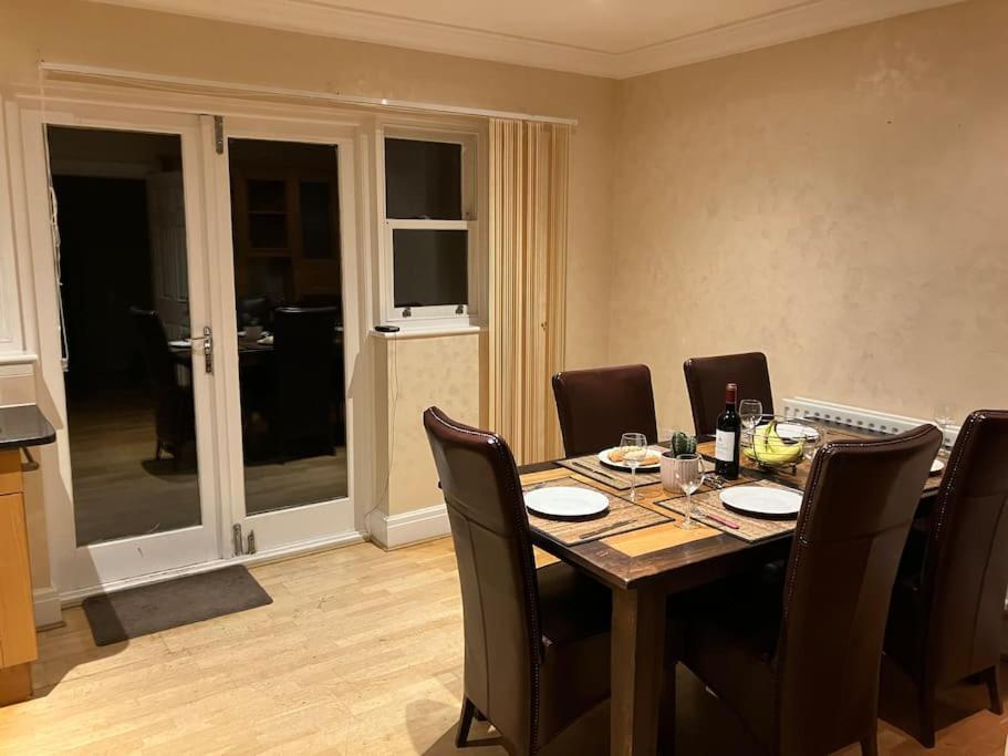 Central Chester Bedrooms Eksteriør billede